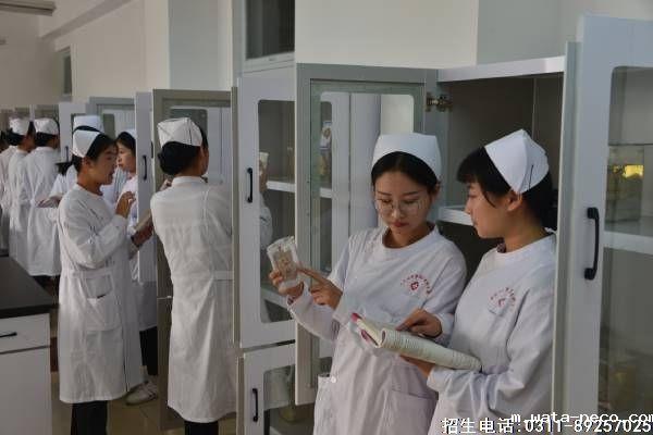 华体汇登录首页护理实训... 1.jpg