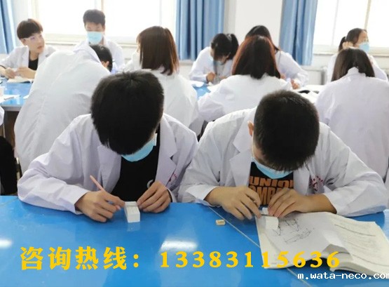 华体汇登录首页口腔专业实训课02.jpg 华体汇登录首页口腔专业实训课02.jpg